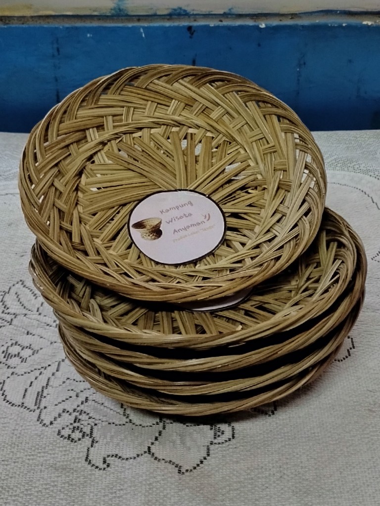 Kerajinan daun nipah