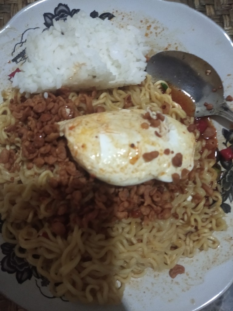 The Telor Pucuknya Mie Rice